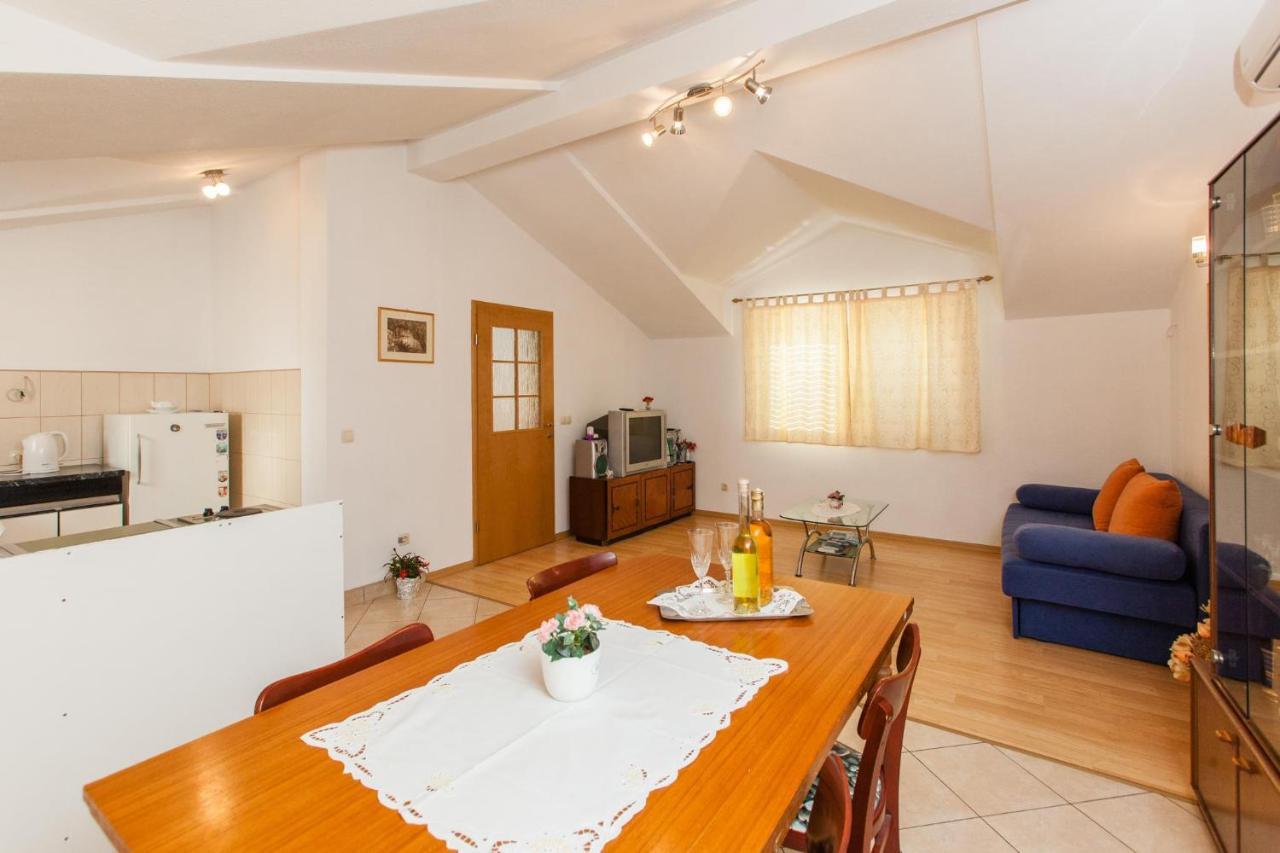 Holiday Home Beata Traù Esterno foto