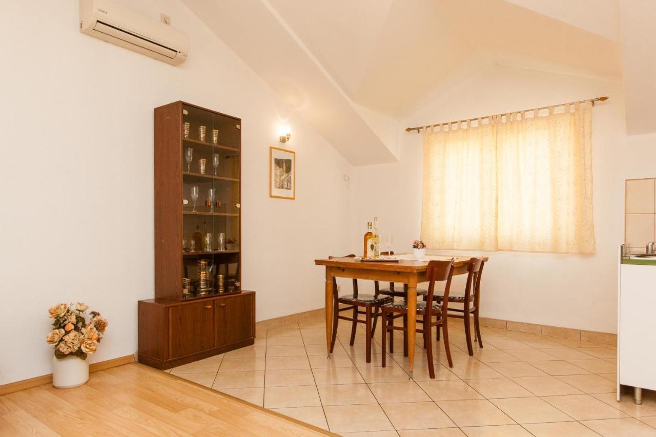 Holiday Home Beata Traù Esterno foto
